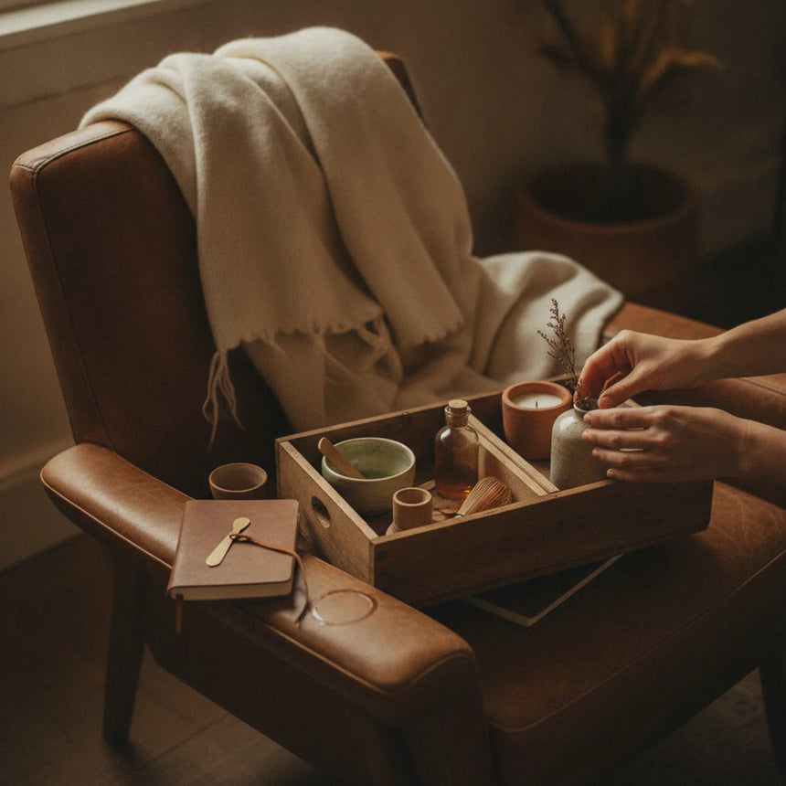 A Blanket and Candle Gift Set: The Unforgettable Comfort for Nordic Cozy Christmas Memories