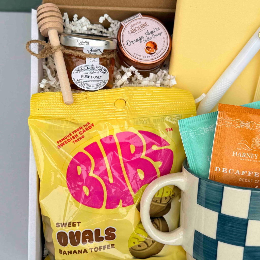 Blue Serenity Handmade Gift Box – Cozy Set with Notebook, Honey, Jam, Tea & Ceramic Mug 7782