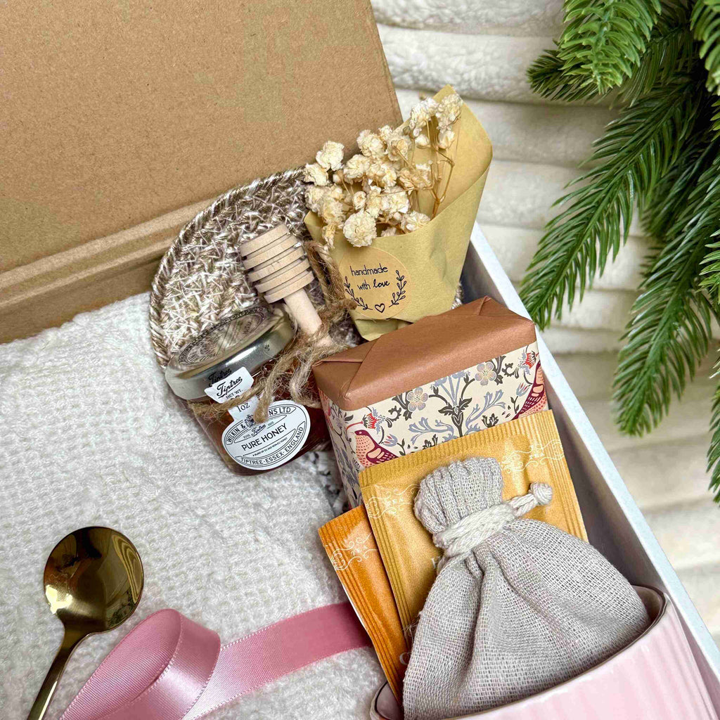 Caramel Glow Gift Box – Cozy Blanket, Mug, Tea & Sweet Comfort Set