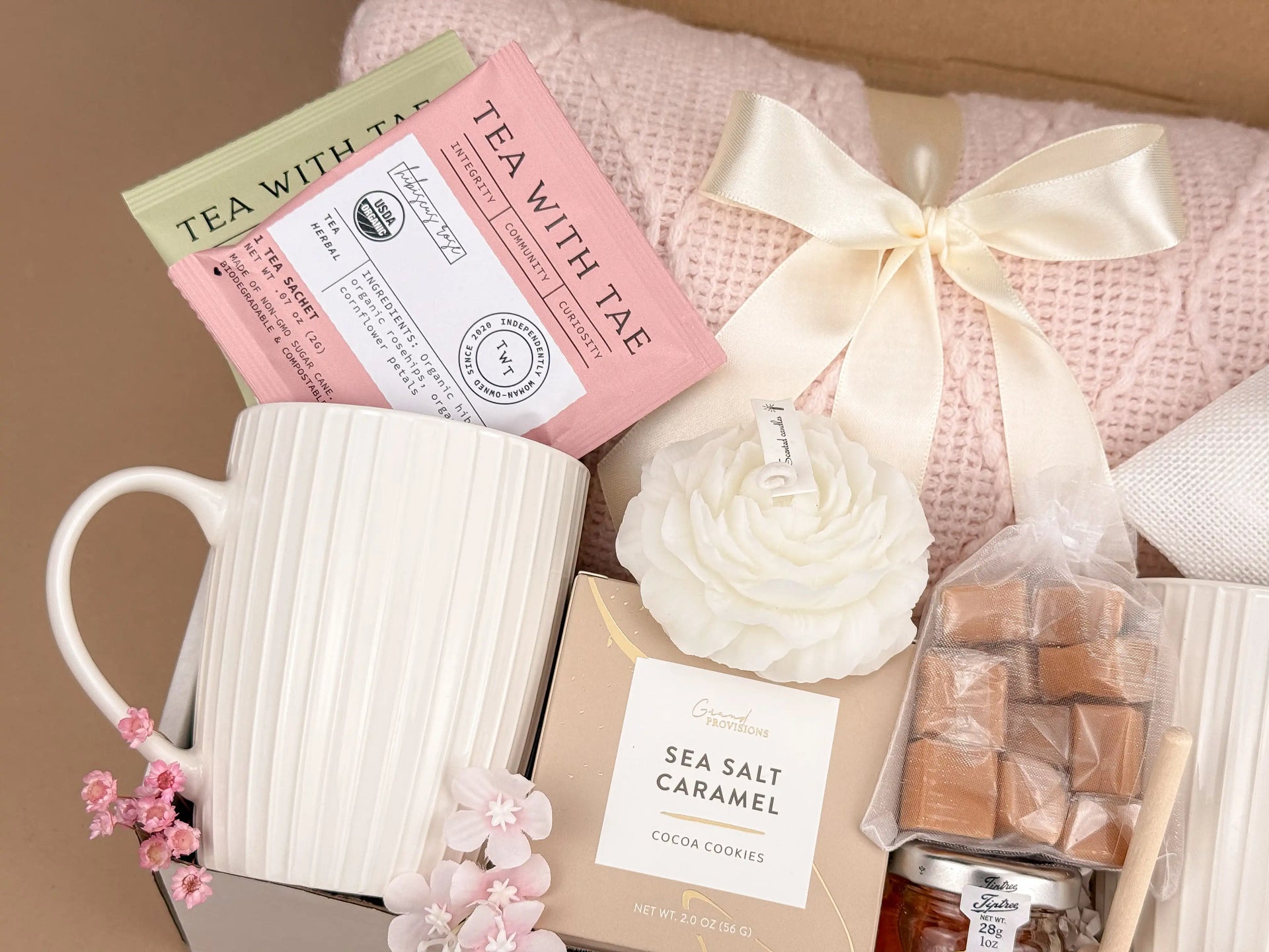 Romantic Couples Gift Box for Two – Cozy Blanket & Mugs Self Care Set