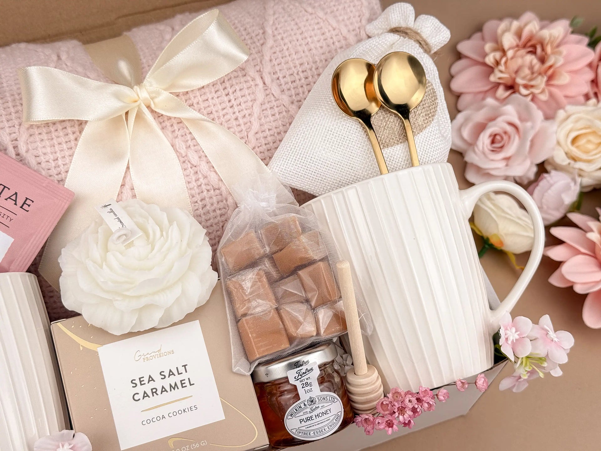 Romantic Couples Gift Box for Two – Cozy Blanket & Mugs Self Care Set