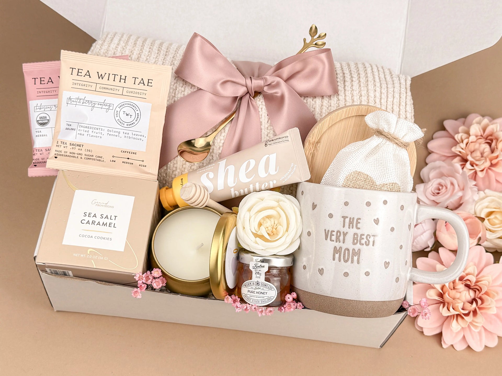 Cozy Relaxation Gift Box – Blanket, Mug, Candle, Honey, Cookies, Hand Cream 2