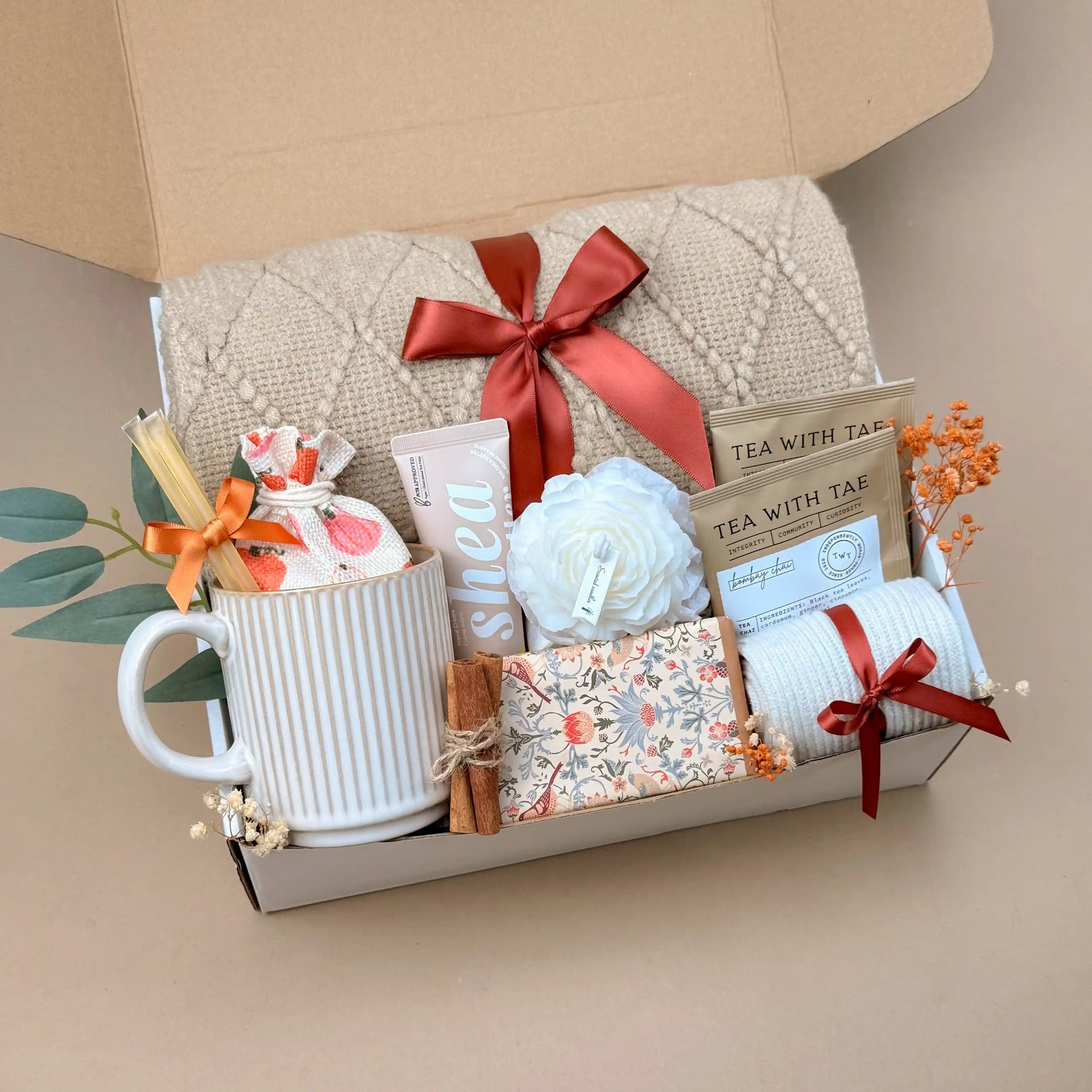 Cozy Fall Comfort: Women's Gift Bundle