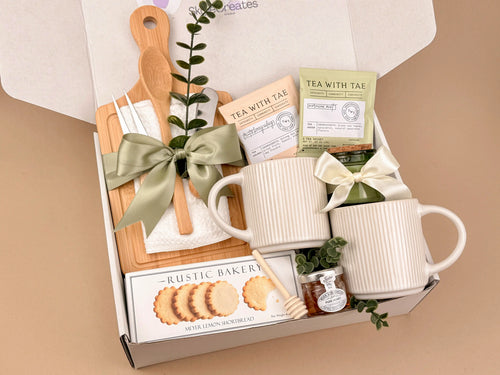 Home Blessing Gift Box – Bamboo Cutting Board, Ceramic Mugs & Cozy Kitchen Essentials