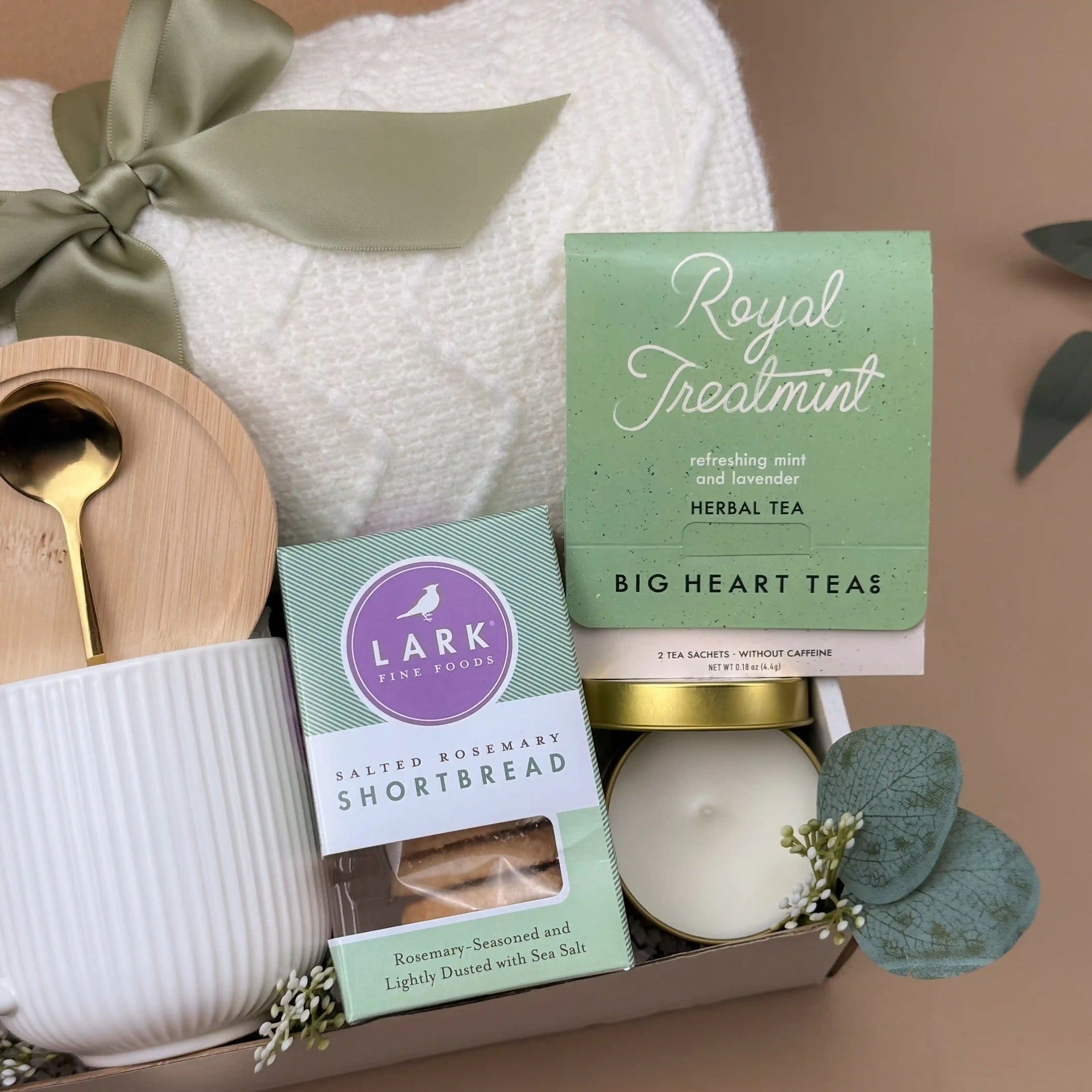 Housewarming Gift Basket – Blanket, Tea & Home Accents 4