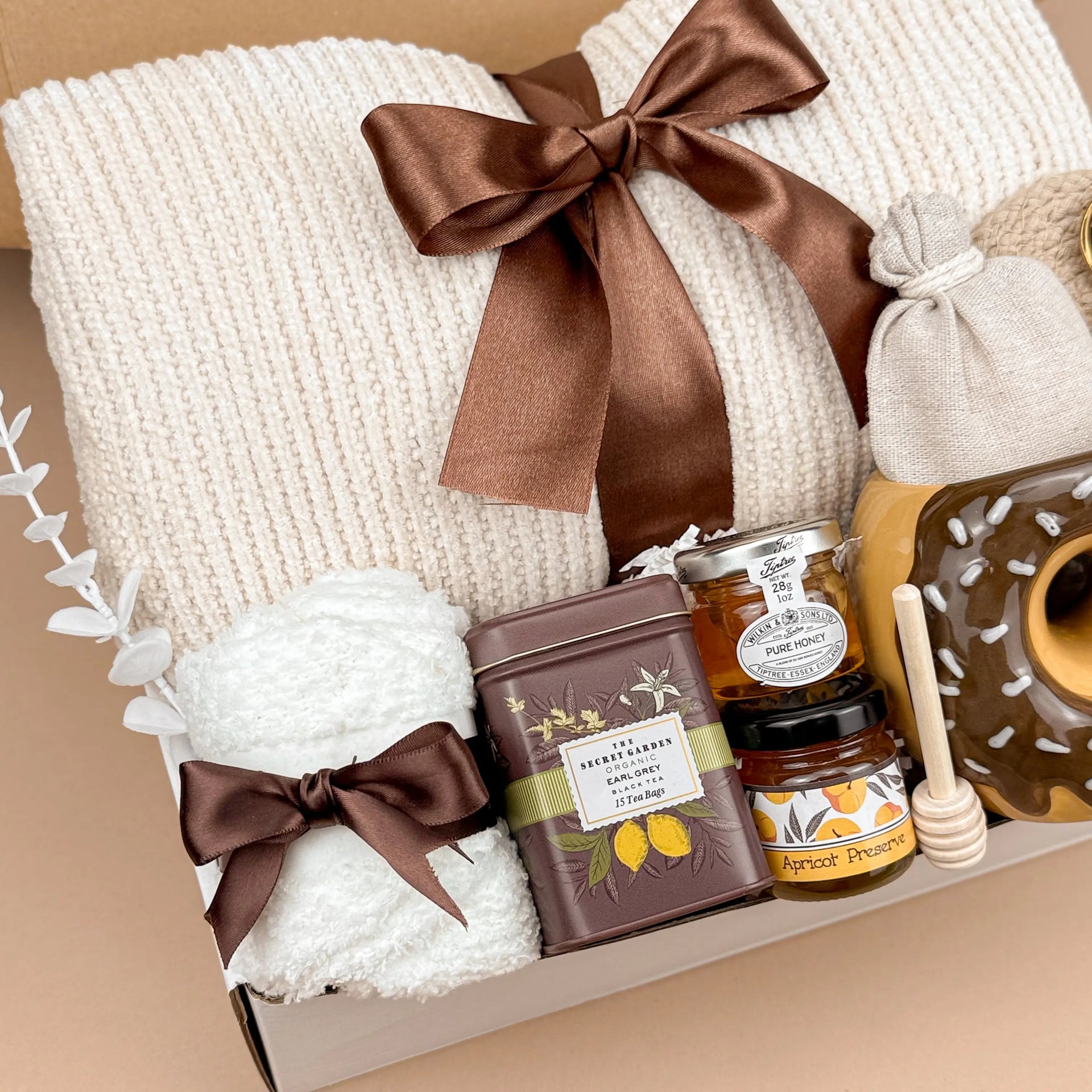 Warm Hug Donut Gift Box – Handmade Cozy Self-Care Set with Blanket, Mug & Tea, Perfect for Relaxation Image 3