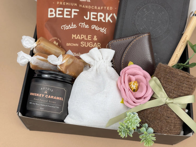 Gentleman's Discovery Set | Leather Notebook, Beef Jerky, Socks & Card Holder Image 3