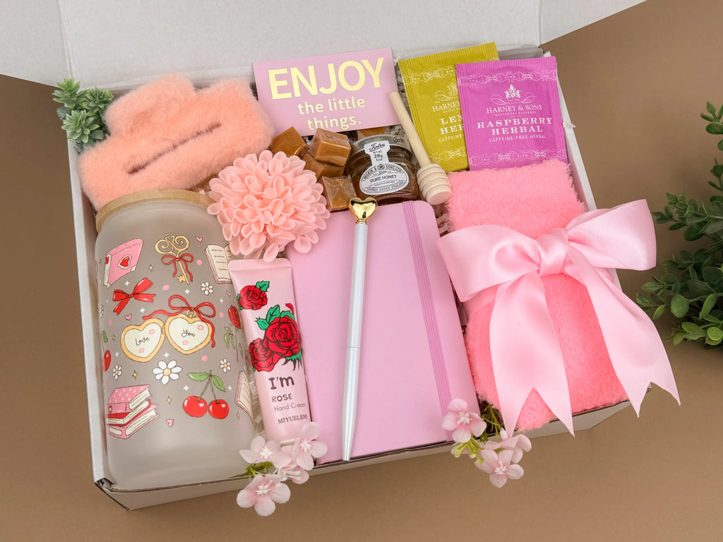 Cozy Moments Gift Box – Handmade Self-Care Set with Tumbler & Tea