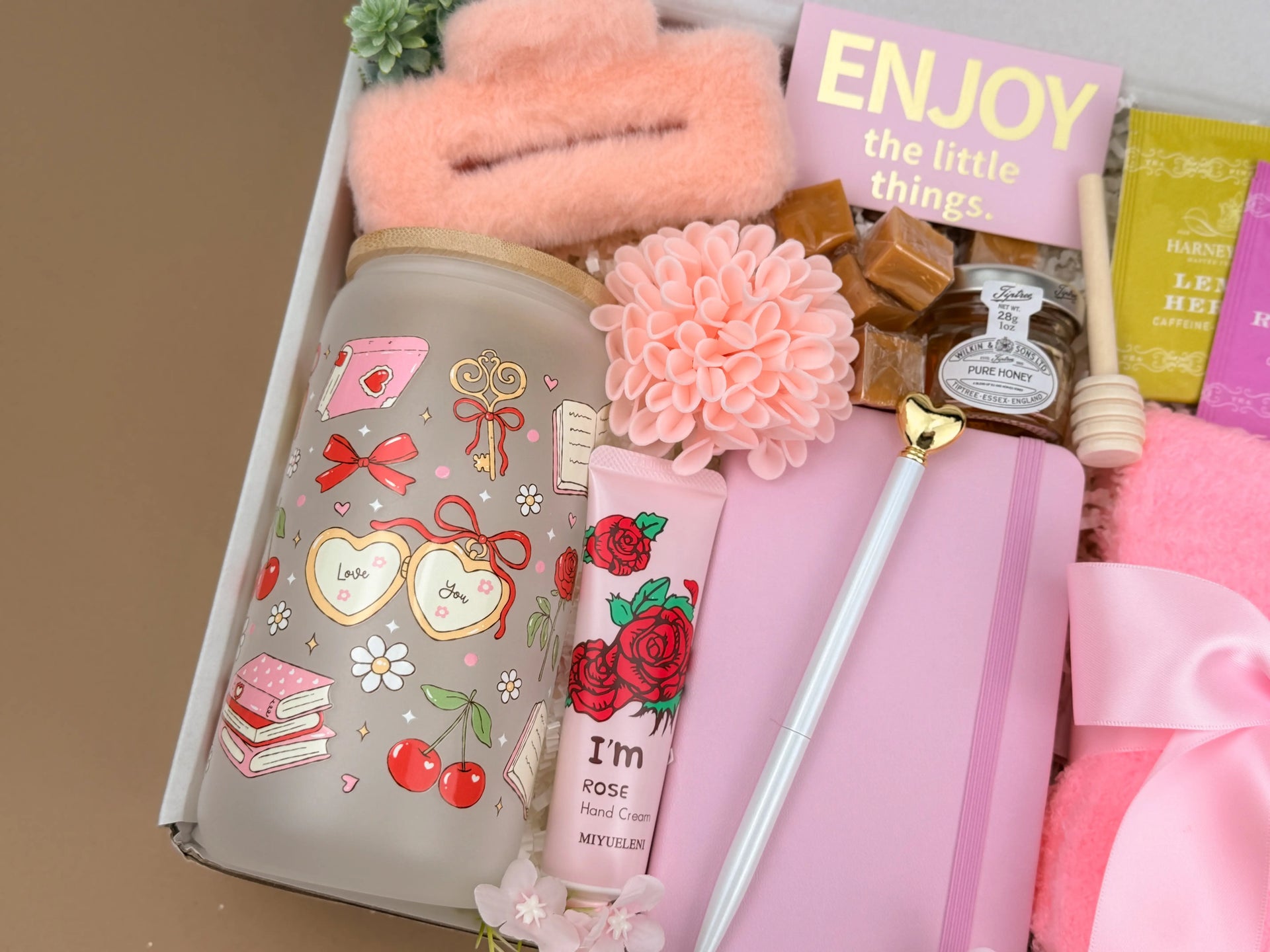 Cozy Moments Gift Box – Handmade Self-Care Set with Tumbler & Tea Image 2