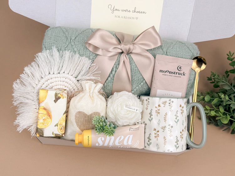 Snuggle & Sip Gift Box for Women | Blanket, Cocoa, Mug, Candle, Soap & Hand Cream Image 3