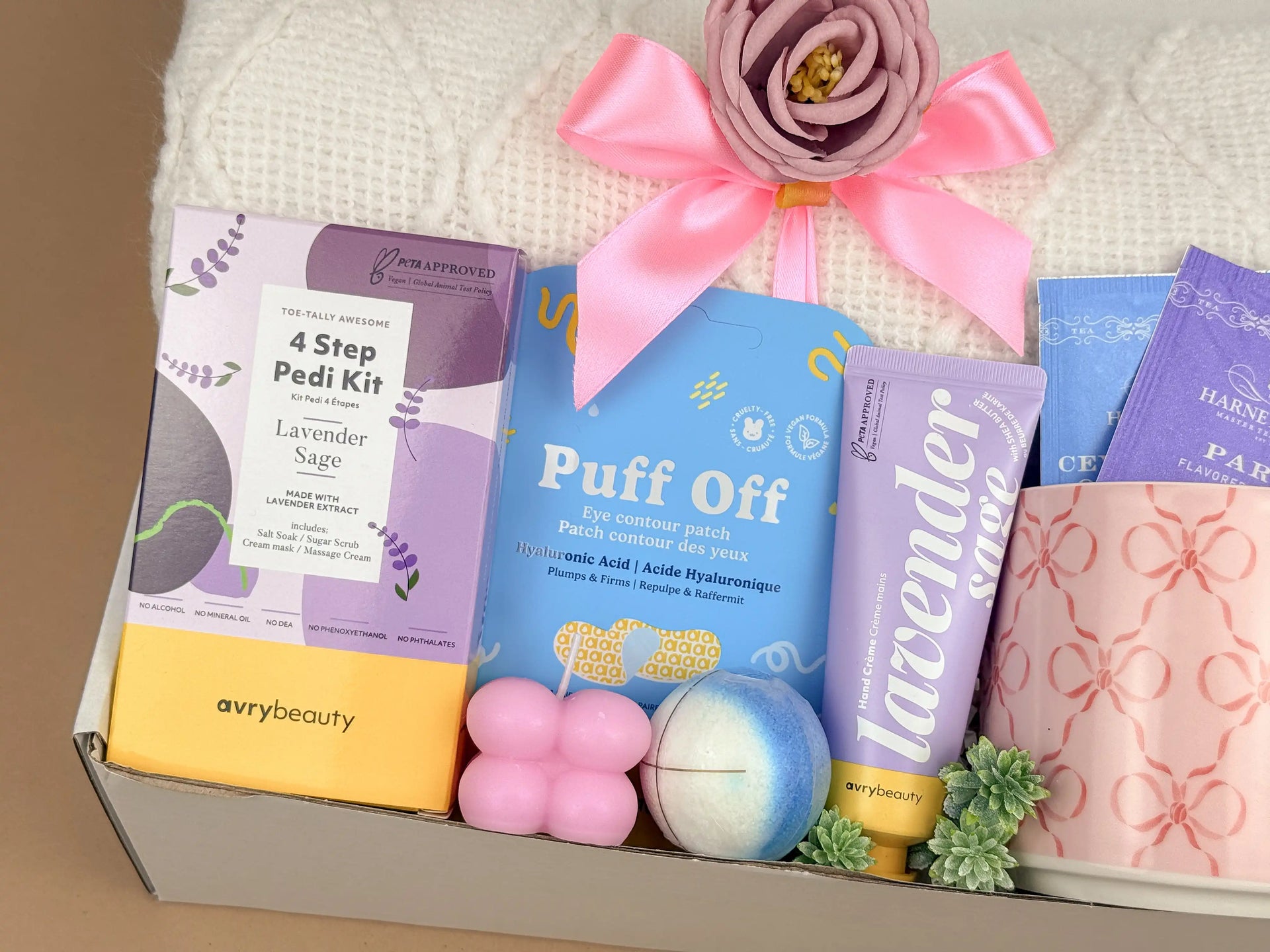 Luxury Home Spa Gift Set – Lavender Scented Candle, Bath Bomb, Pedi Kit & Tea Gift 3