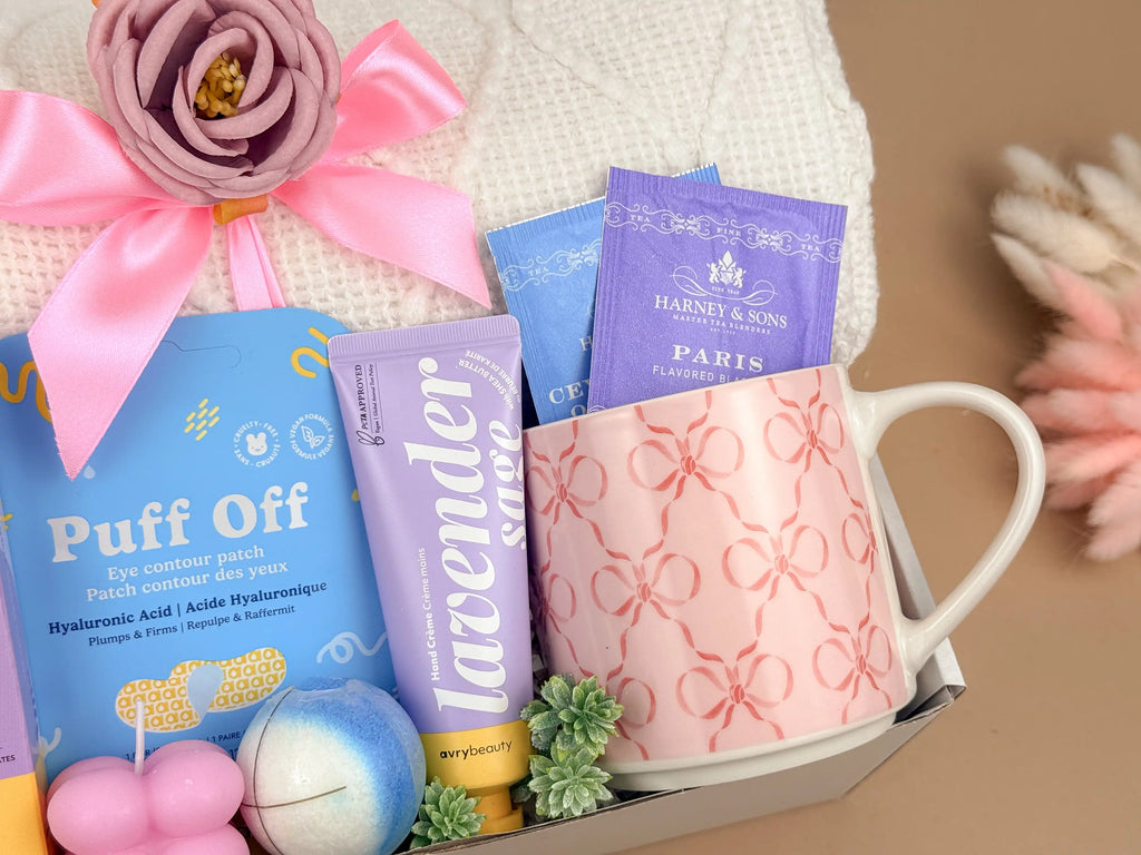 Luxury Home Spa Gift Set – Lavender Scented Candle, Bath Bomb, Pedi Kit & Tea Gift 4