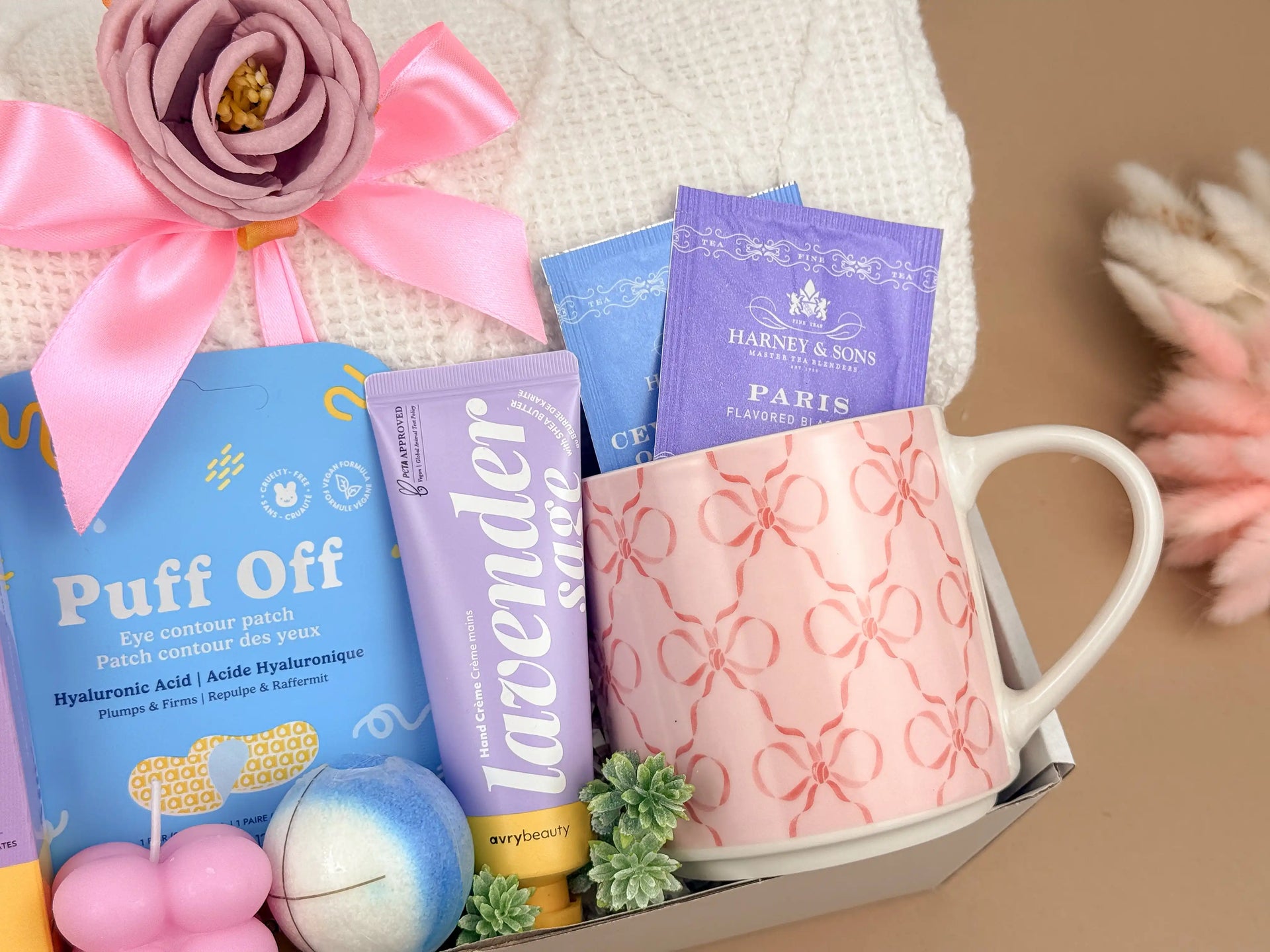 Luxury Home Spa Gift Set – Lavender Scented Candle, Bath Bomb, Pedi Kit & Tea Gift 4
