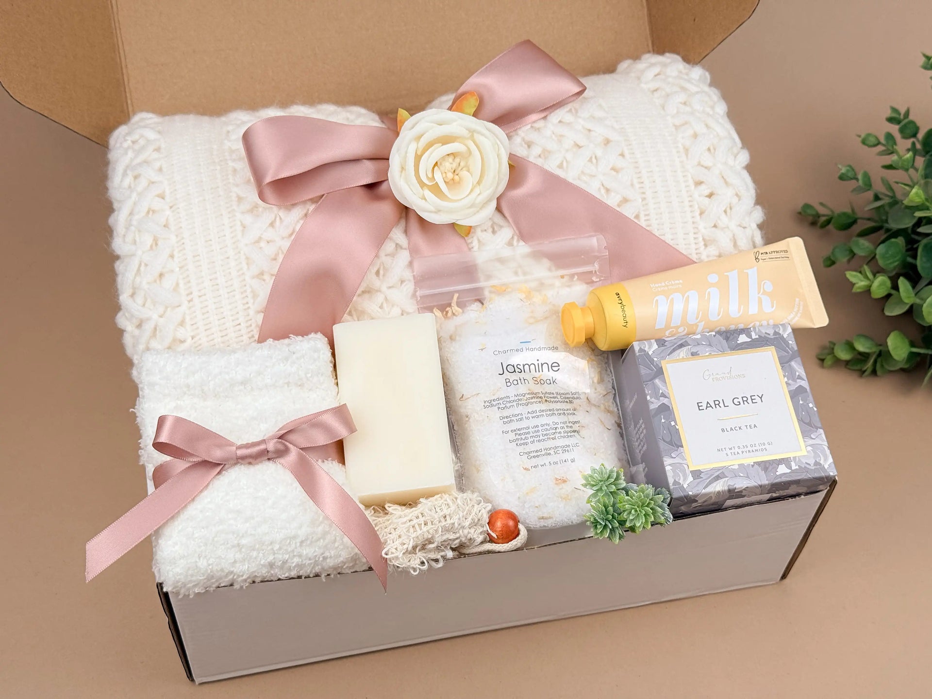 Luxury Self Care Gift Basket – Blanket, Tea, Bath Salts, Hand Cream & Socks