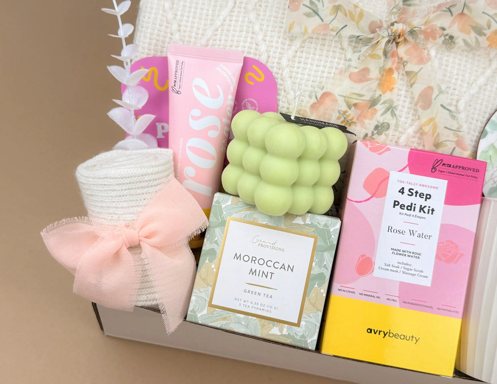 Luxury Women’s Self-Care Gift Box: 10pc Spa Set with Blanket & Tea 3