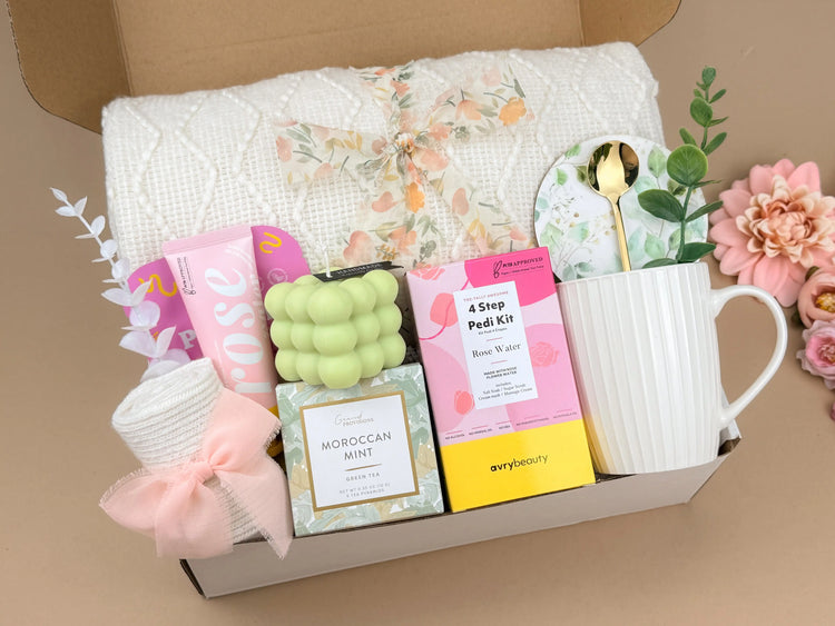 Luxury Women’s Self-Care Gift Box: 10pc Spa Set with Blanket & Tea 2