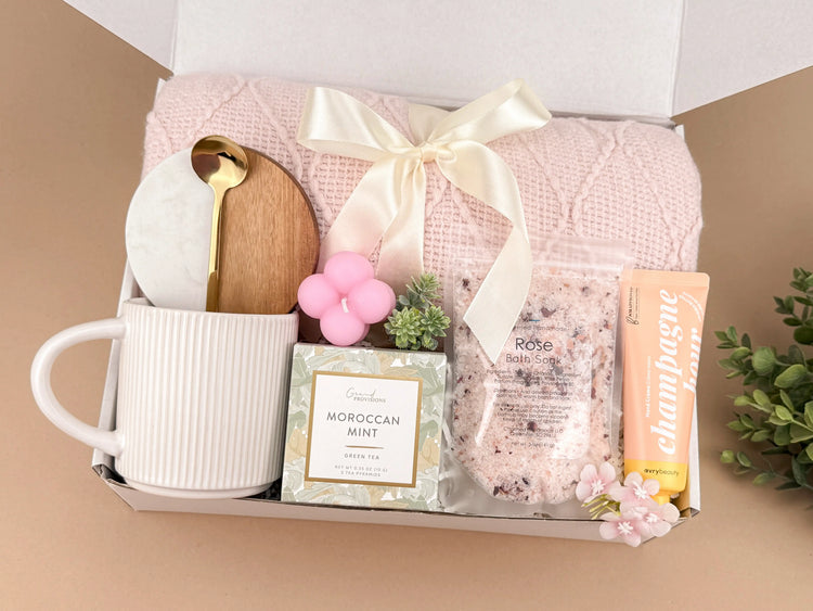 Moms Spa and Tea Gift Box with 50x60 Blanket, Mug and Gold Spoon – Luxury Self Care Birthday Gift for Women or Mothers Day 2