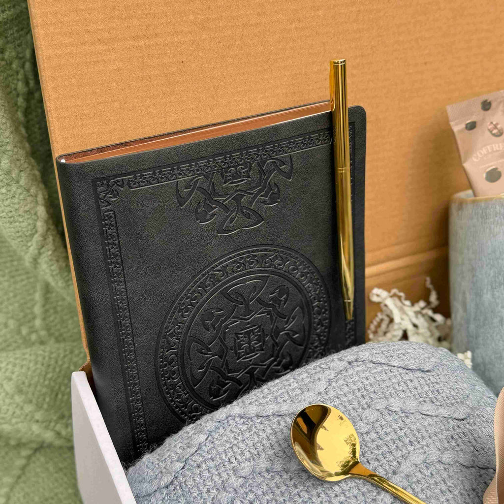 Premium Men’s Gift Box – Blue Cozy Coffee & Relaxation Set for Him 7688