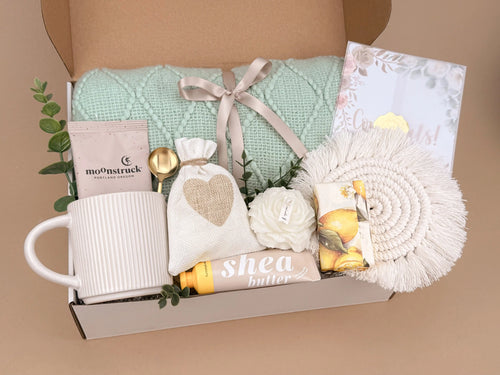 Snuggle Sip Gift Box – Cozy Gift Basket with Blanket, Mug, Cocoa & Hand Cream Set | Human-to-Human Connection