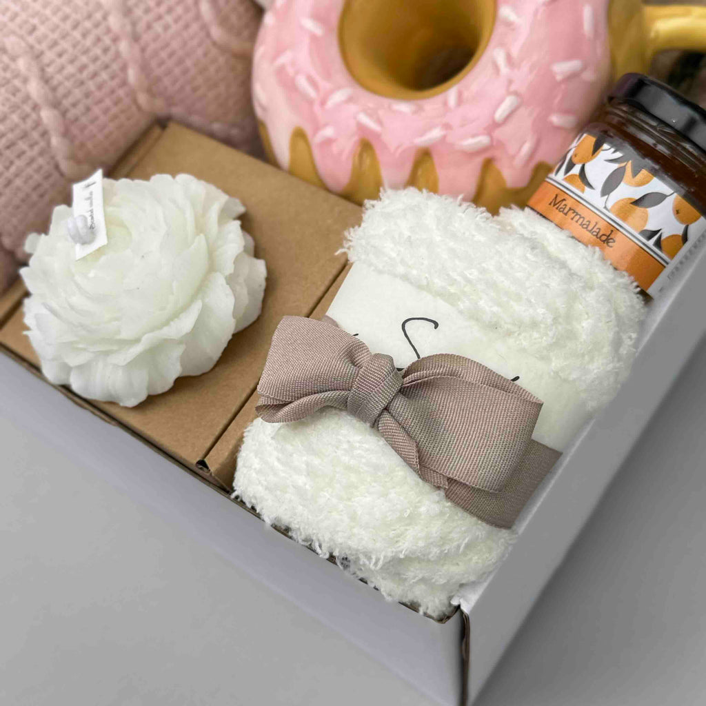 Soft Pink Handmade Gift Box – Cozy Comfort, Self-Care Essentials, Thinking of You, Blanket, Donut Mug & Cocoa 7735