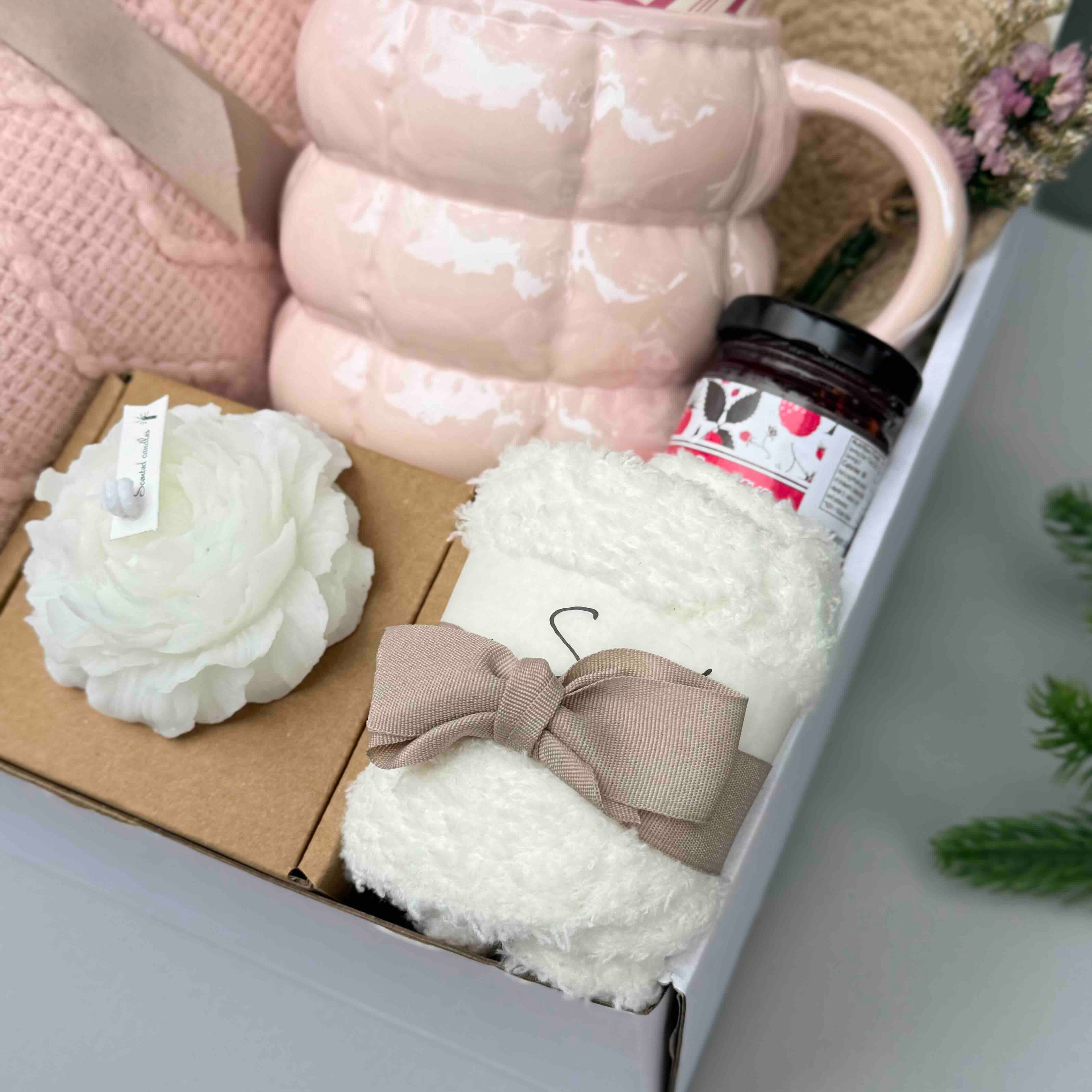 Soft Pink Handmade Gift Box – Cozy Comfort, Thinking of You, Self-Care Essentials, Blanket, Mug & Cocoa 7745