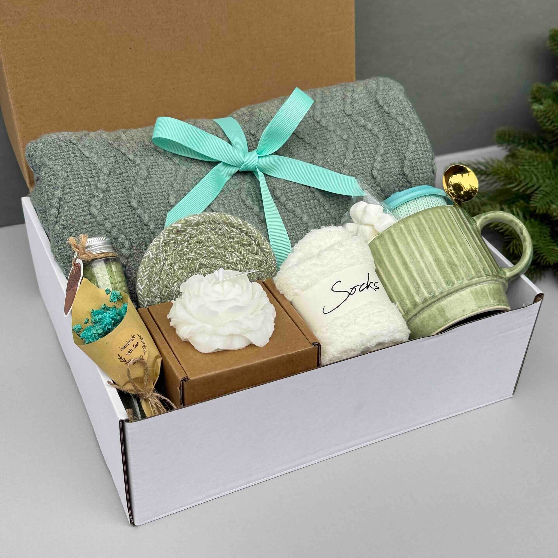 Soft Sage Handmade Gift Box – Cozy Comfort, Thinking of You, Self-Care Essentials, Blanket, Mug & Treats 7724
